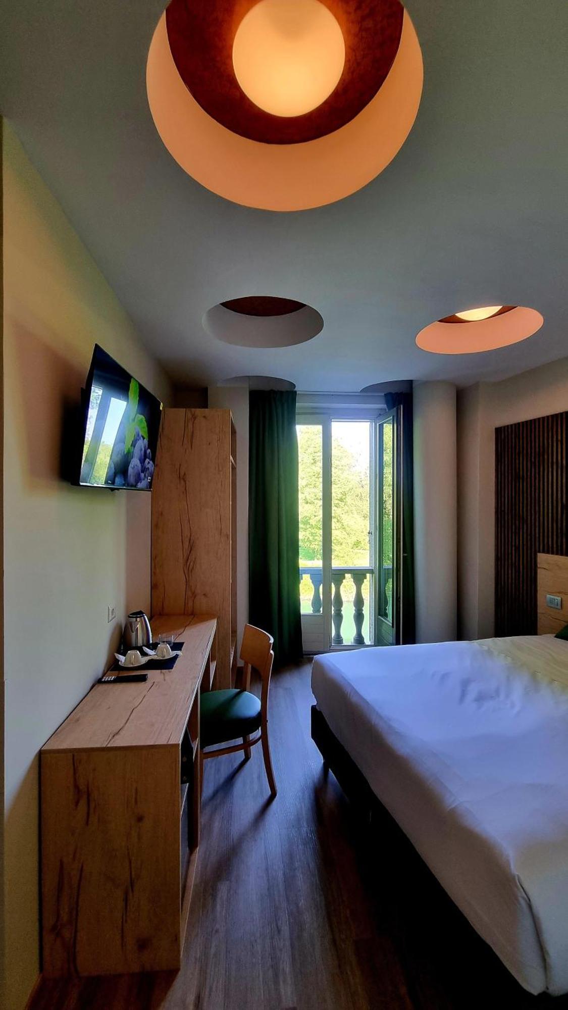 Botanique Hotel Vergani Fara Gera dʼAdda Buitenkant foto