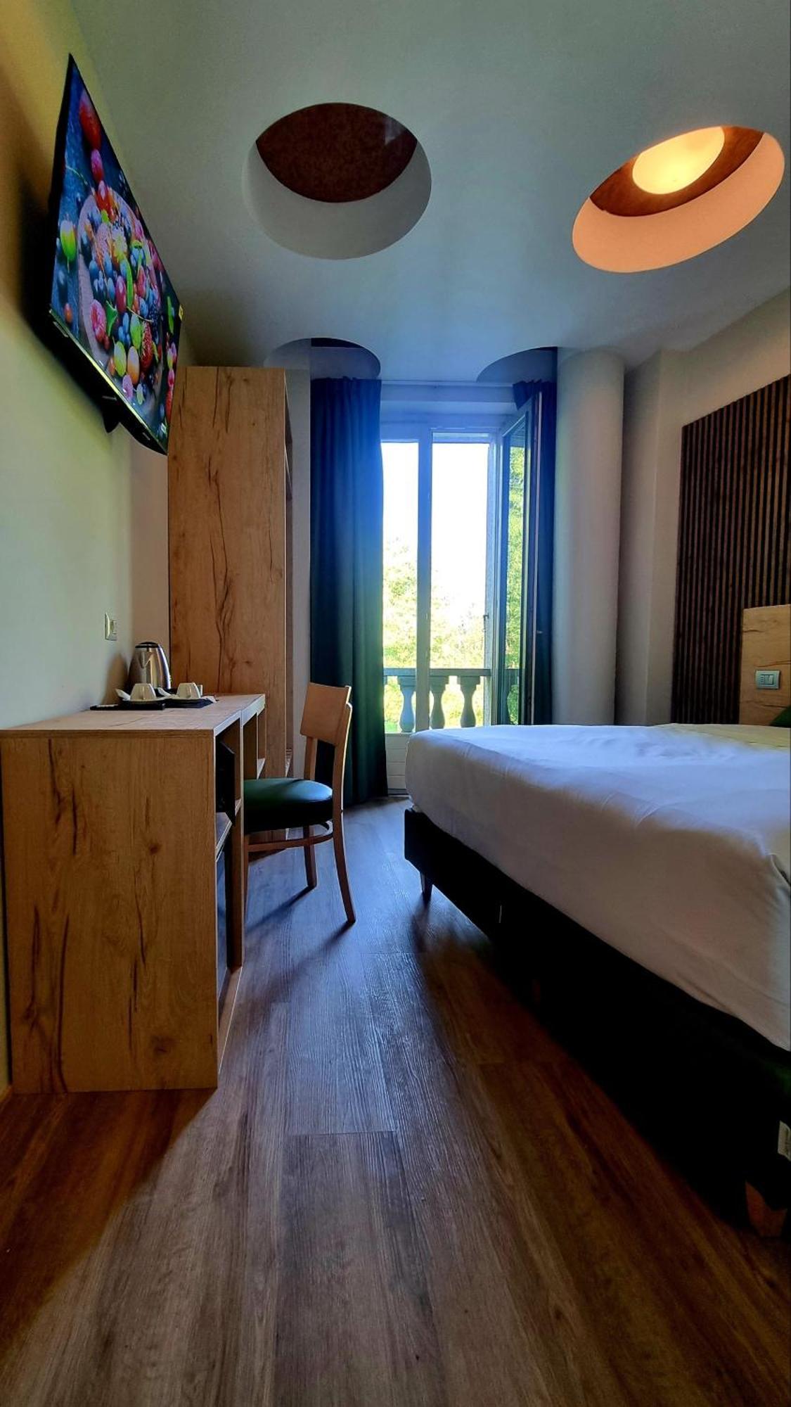 Botanique Hotel Vergani Fara Gera dʼAdda Buitenkant foto