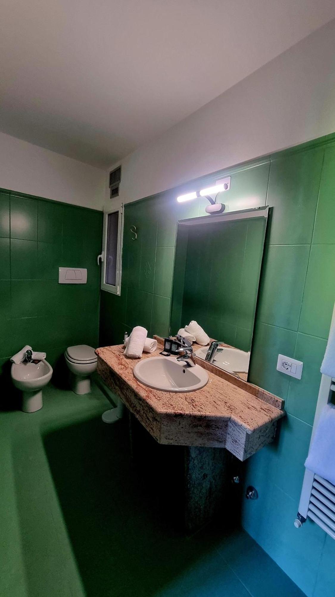 Botanique Hotel Vergani Fara Gera dʼAdda Buitenkant foto