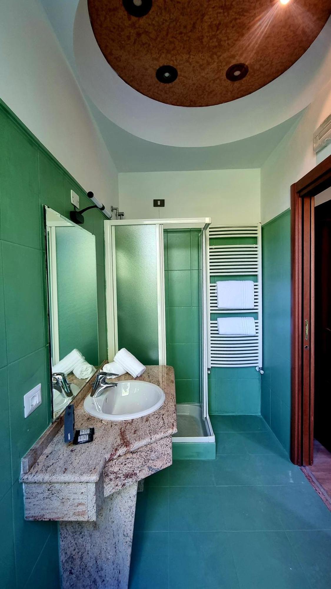 Botanique Hotel Vergani Fara Gera dʼAdda Buitenkant foto
