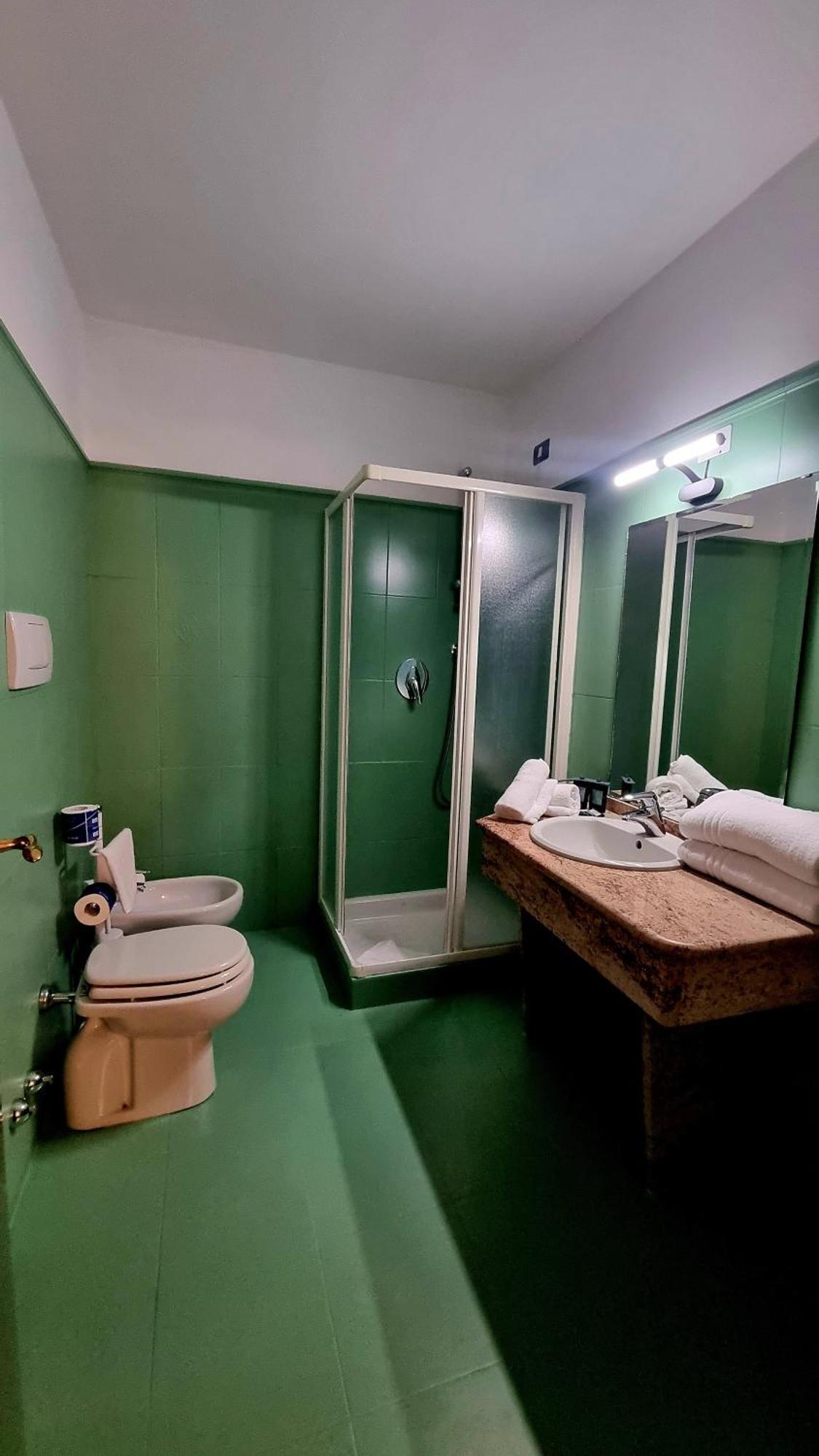 Botanique Hotel Vergani Fara Gera dʼAdda Buitenkant foto
